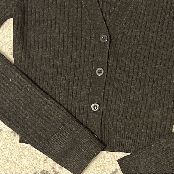 Emory Park (South Moon Under) Ribbed Crop Sweater - Picture 2 of 13